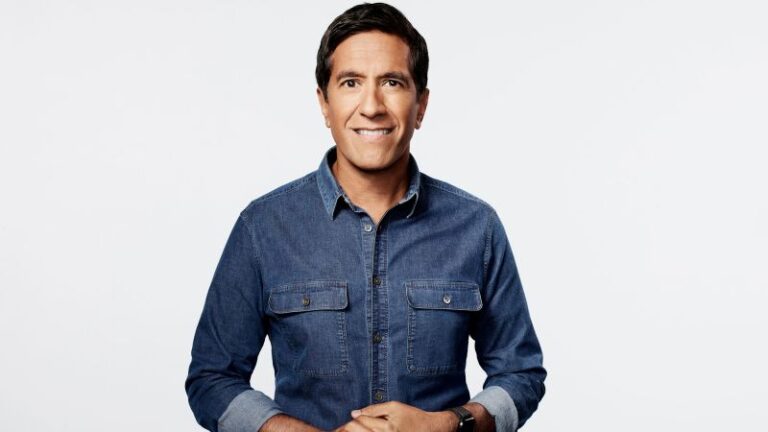 221226153003 sanjay gupta headshot.jpg