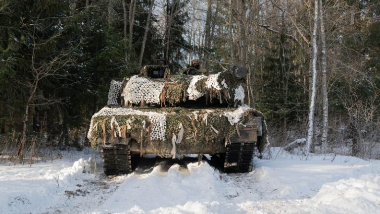 230206145741 02 Tanks Estonia.jpg