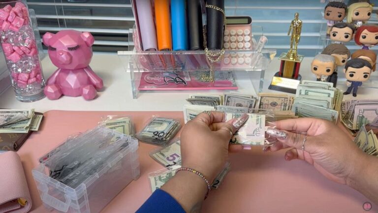 Cash stuffing tiktok creator ht lv 230327 3 1679966035609 hpmain 16x9 992.jpg