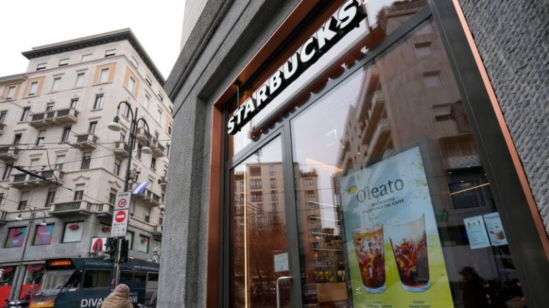 230408165242 Starbucks Oleato.jpg