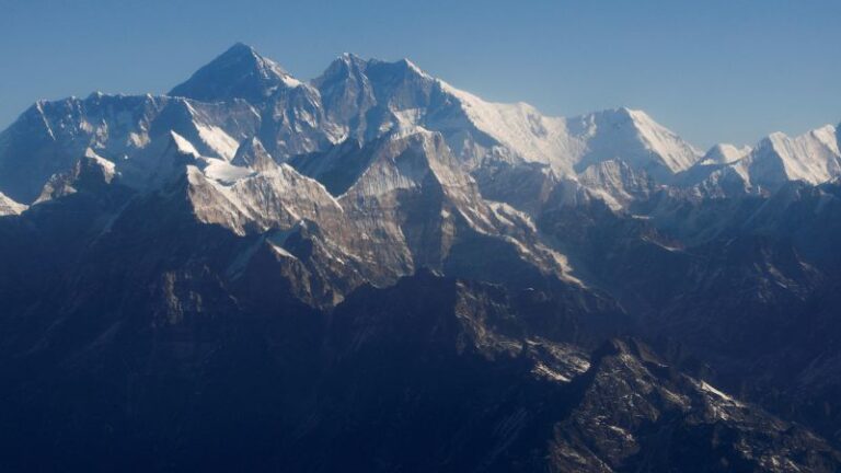 230413115651 Mount Everest File.jpg