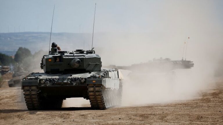 230422214639 Spain Leopard Tank Ukraine 031323.jpg