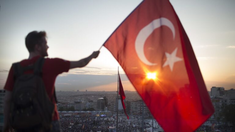104399900 Turkey Flag.jpg