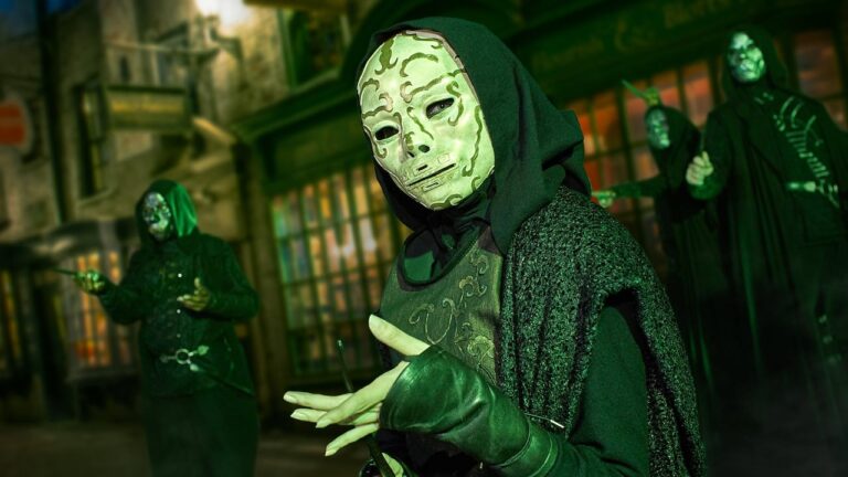 Death Eaters Leave Their Mark On The Wizarding World Of Harry Potter Diagon Alley.jpg