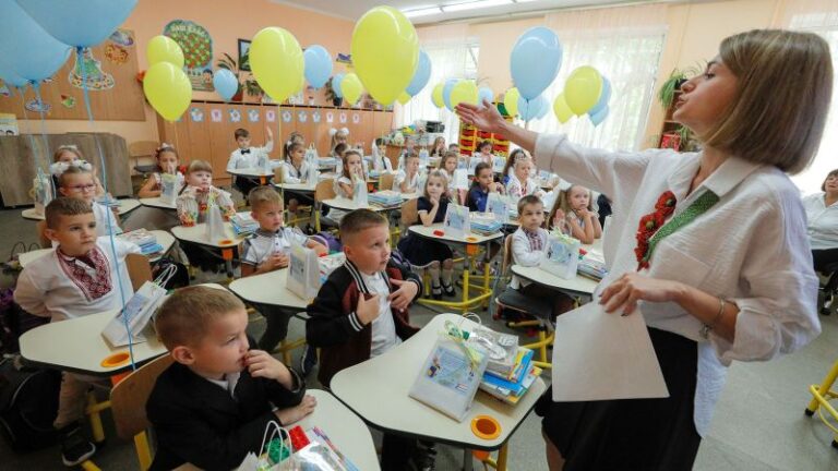 230901112734 03 Ukraine Children Back To School.jpg