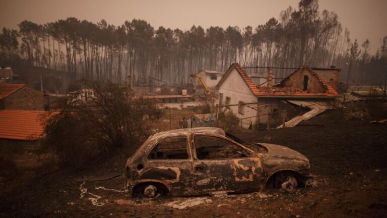 230926114050 02 Leiria Portugal Wildfires File 2017.jpg