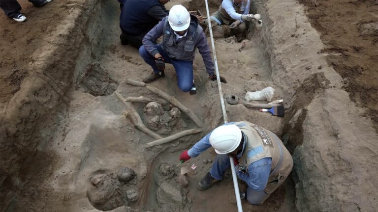 Peru Ancient Burials.jpg