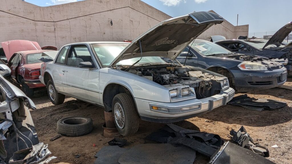 99 1986 Buick Riviera In Arizona Junkyard Photo By Murilee Martin.jpg