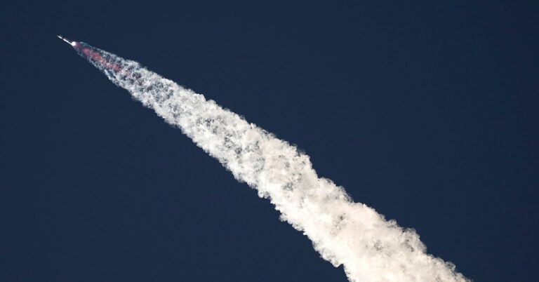 Spacexs Starship Lost Shortly After Launch Of Second Test Flight Science Ap23322479925549.jpg