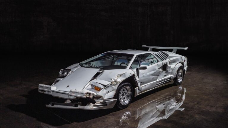 Wolf Of Wall Street Lamborghini Countach 001.jpg