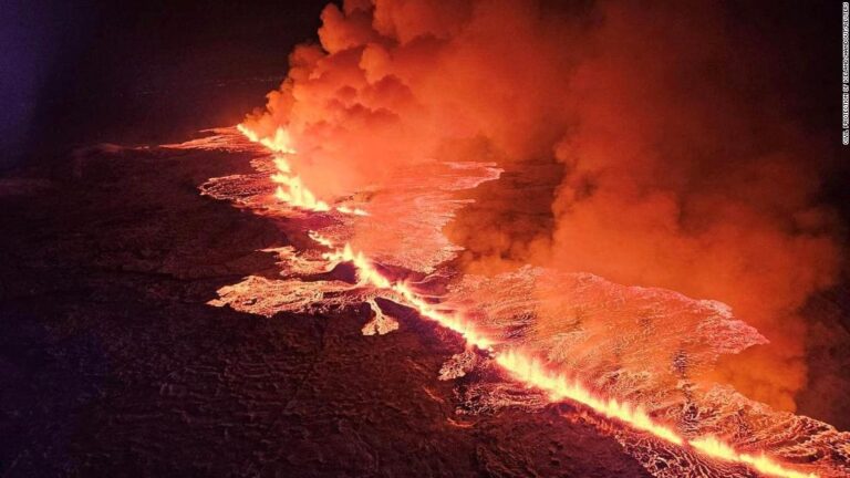 231218221750 02 Iceland Volcano Eruption 121823 Super Tease.jpg