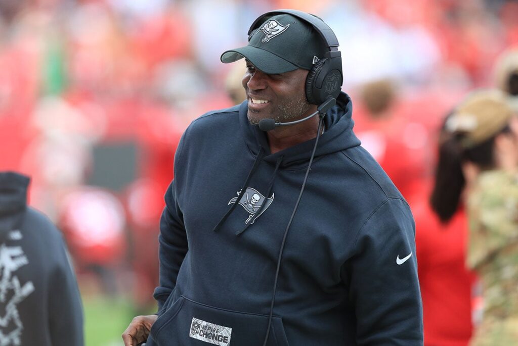 Bowles Todd Bucs Jags Smile.jpg