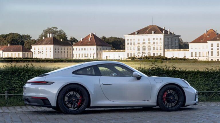 2023 Porsche 911 Gts 1.jpg