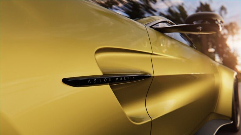 Aston Martin Vantage.jpg