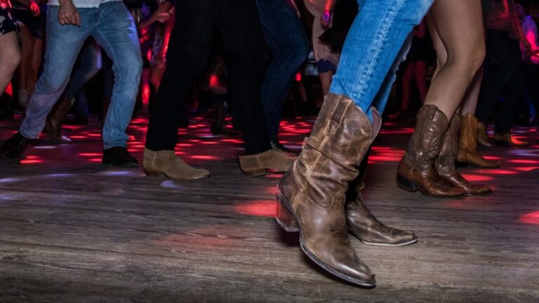 Line Dancing 1.jpg