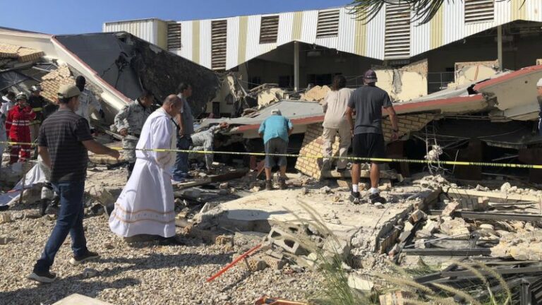 231002085309 01 Mexico Church Collapse Ciudad Madero 100123.jpg