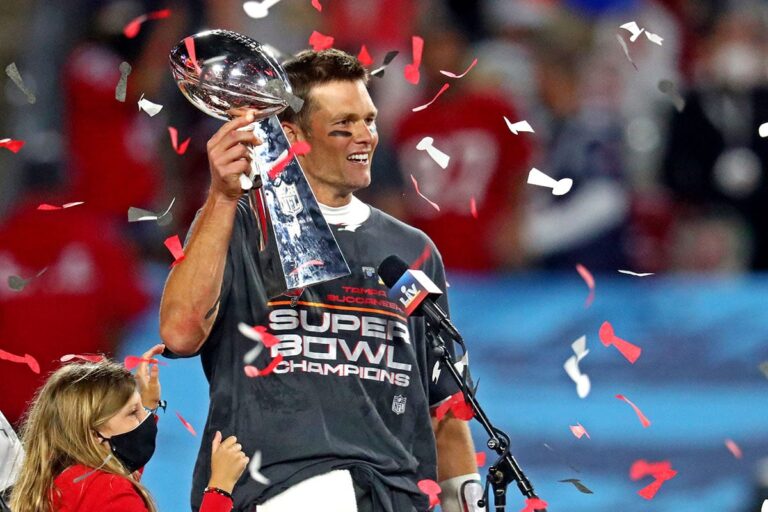 Brady Tom Bucs Super Bowl Trophy Look.jpg
