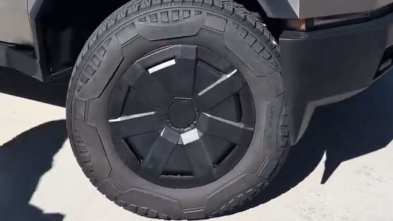 Tesla Cybertruck New Wheel Covers.jpg