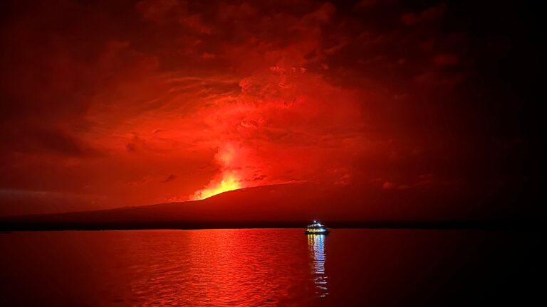 Galapagos Volcano Erruption.jpg