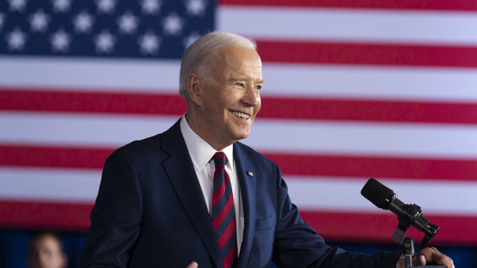 107388671 1710764711886 Gettyimages 2074387590 Biden Jobs Wisconsin.jpeg