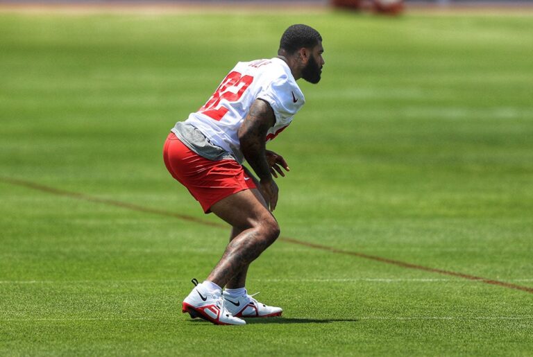 Culp Devin Bucs Rookie Mini Camp Shuffle.jpg