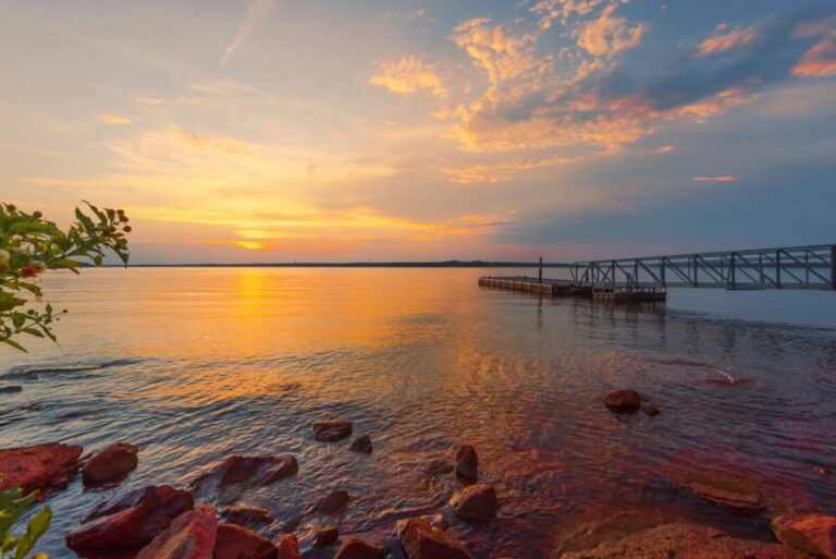 Lake Thunderbird Oklahoma Shutterstock 1657320019.jpg