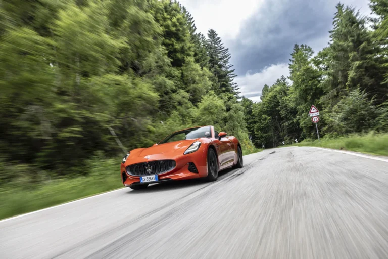 2025 Maserati Grancabrio Folgore 100934517 H.webp.webp