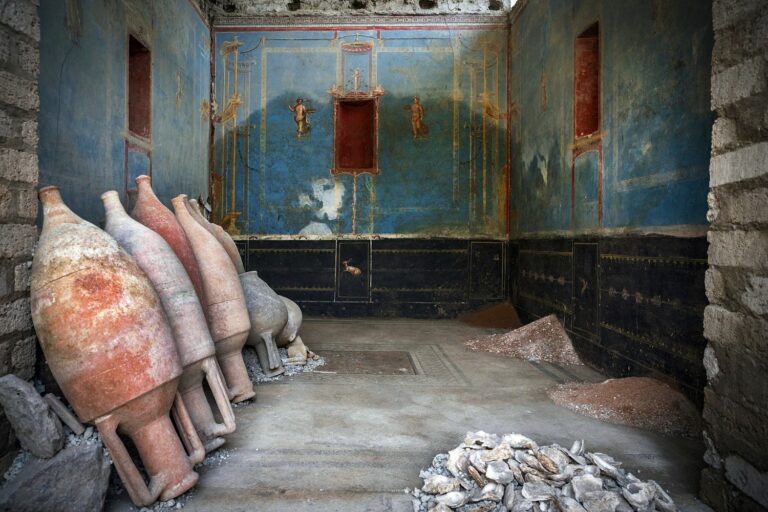240611 Pompeii Blue Room Se 428p 799c68.jpg