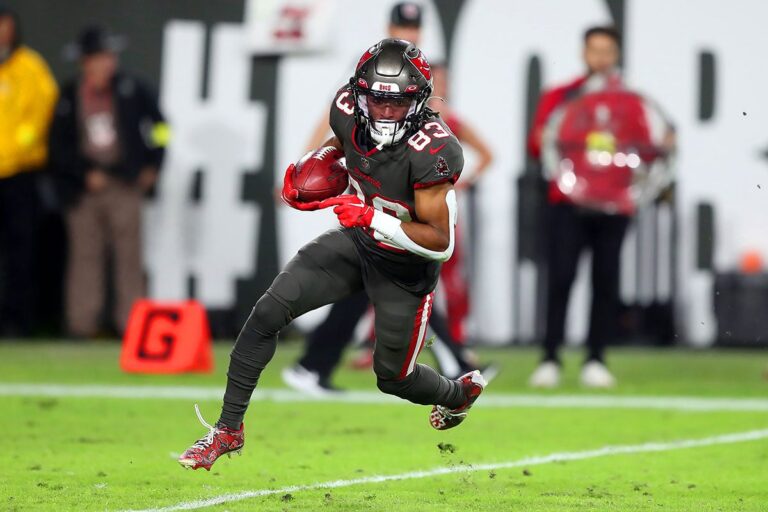 Thompkins Deven Bucs Pewter Return Dash.jpg