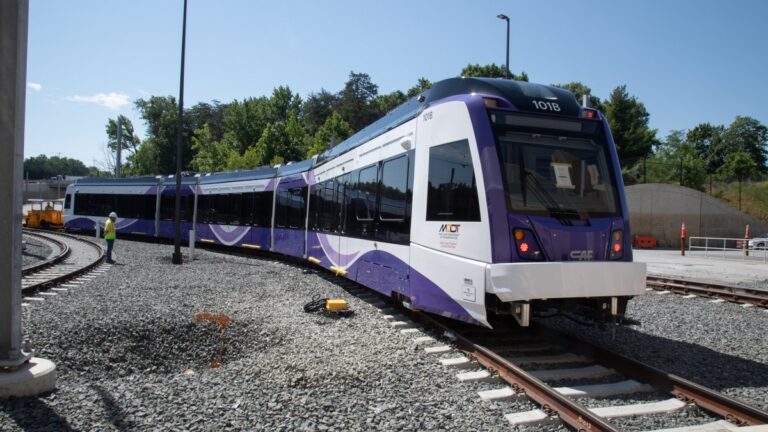 09 Lrv Outdoor.jpg