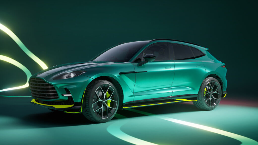 Aston Martin Dbx707 Amr24 001.jpg