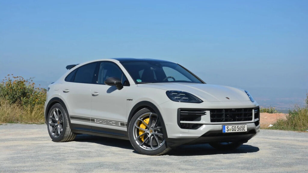 Rg 2024 Porsche Cayenne Turbo E Hybrid 1.jpg