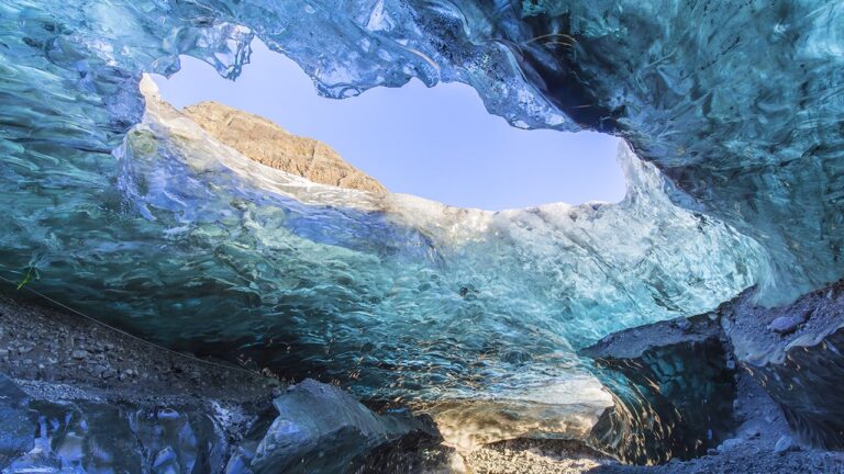 Breidamerkurjokull Ice Cave.jpg