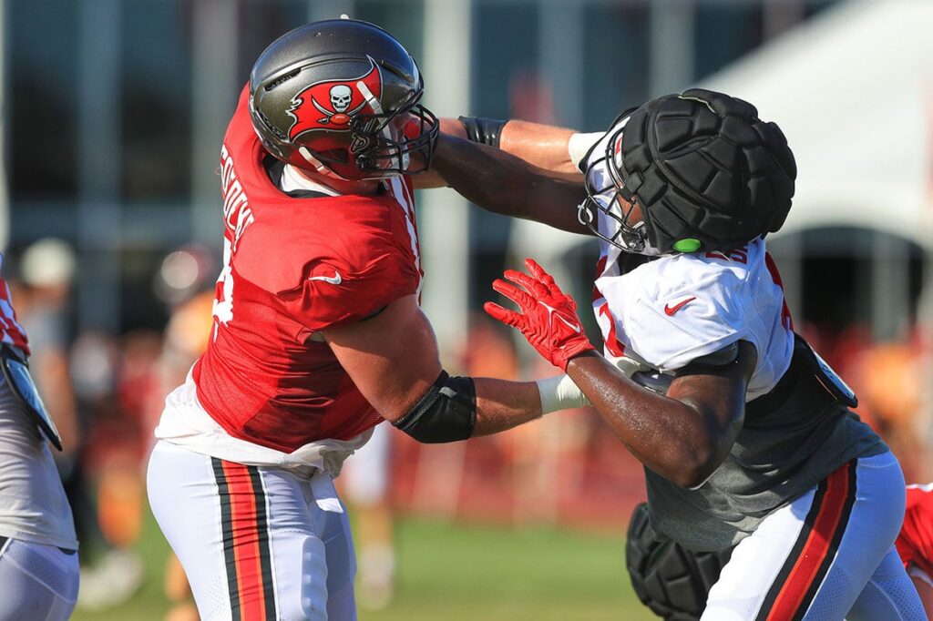 Goedeke Luke Chris Braswell Bucs Camp Pads Battle.jpg