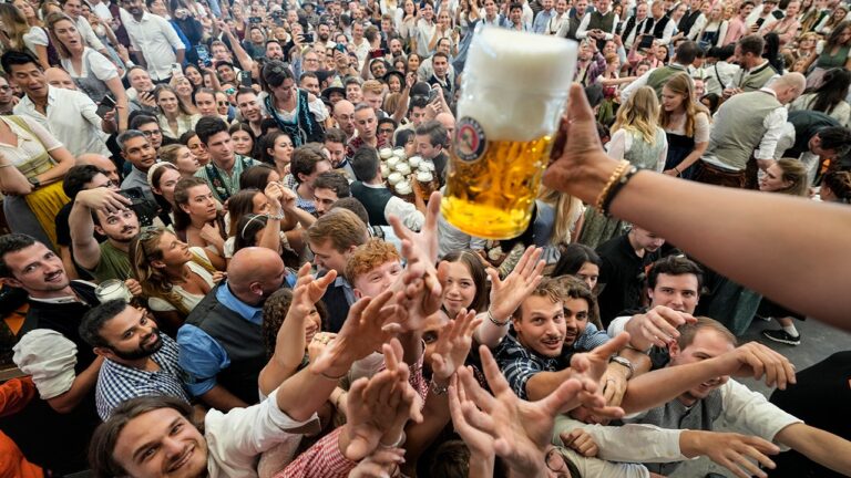 Aptopix Germany Oktoberfest Opening.jpg