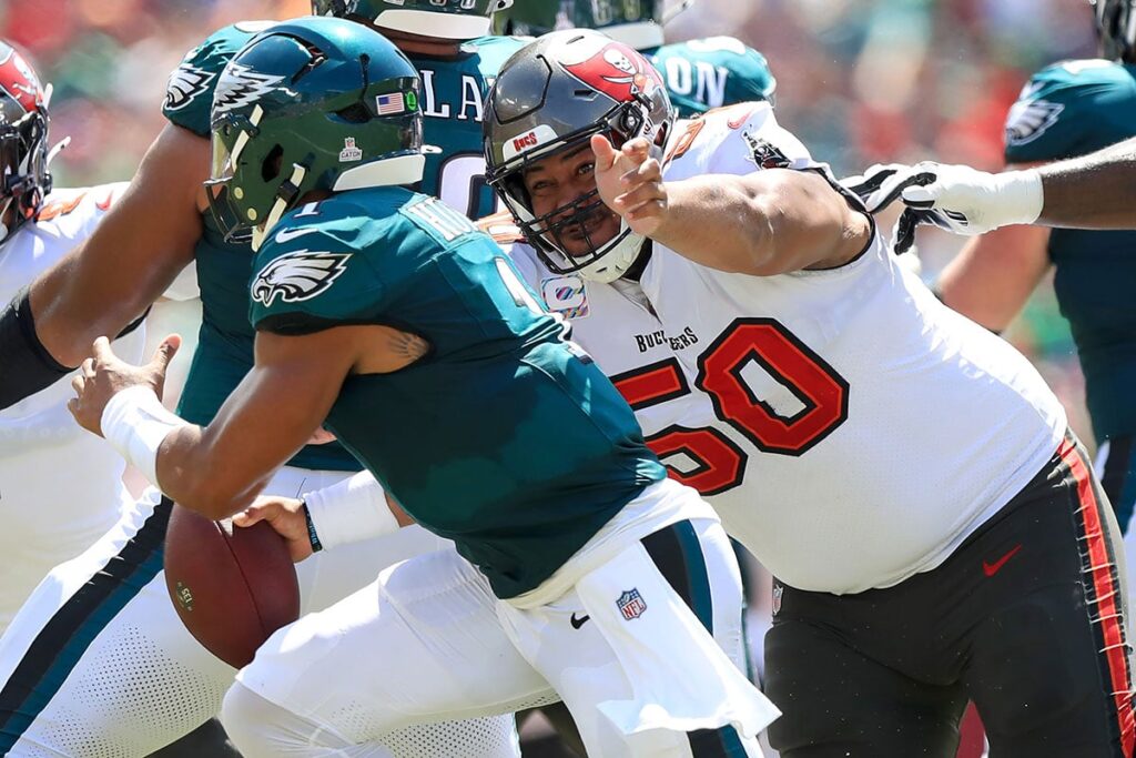 Vea Vita Jalen Hurts Bucs Eagles Pursue Sack.jpg