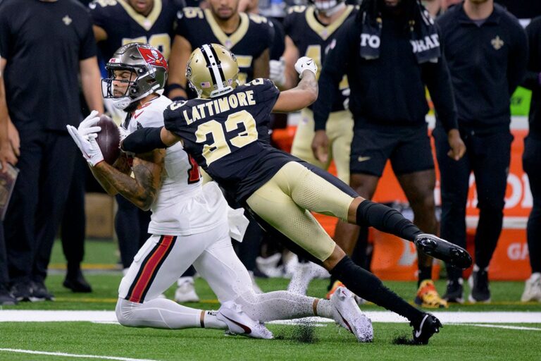 Evans Mike Marshon Lattimore Bucs Saints Dive Grab.jpg