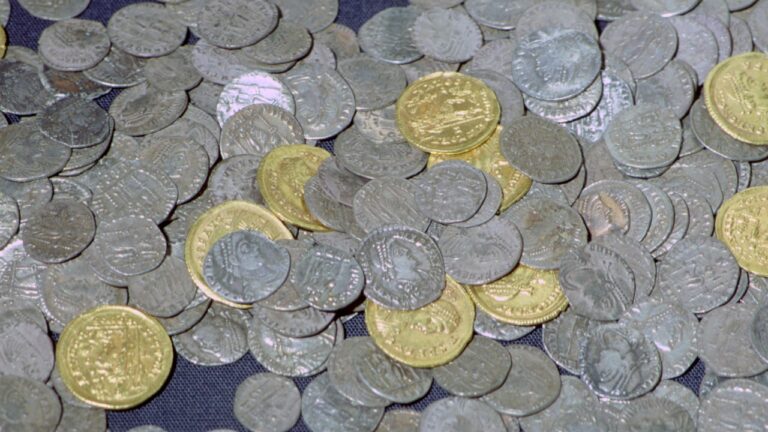 Hoxne Hoard Coins.jpg