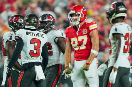 Kelce Travis Bucs Chiefs Flex.jpg