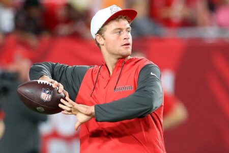 Pratt michael bucs ravens pregame throw.jpg