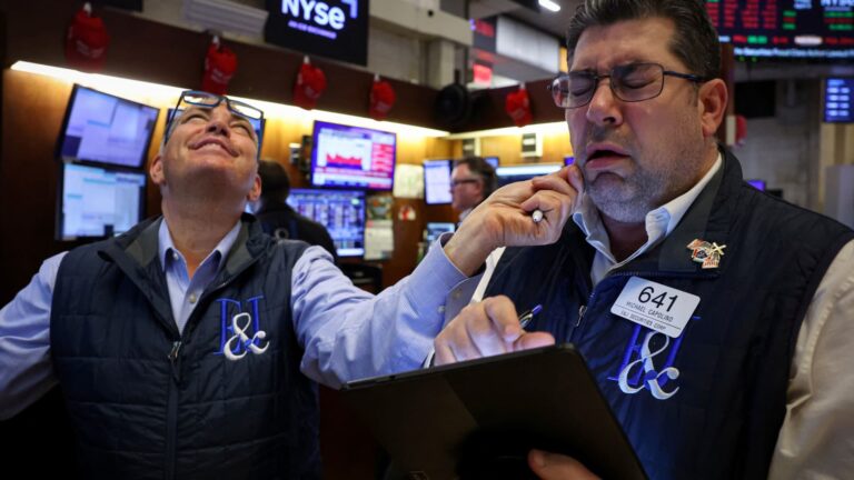108127049 17437996212025 04 04t204338z 2033193673 rc28rda1u7dy rtrmadp 0 usa stocks.jpeg