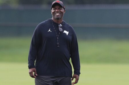 Bowles todd bucs camp smile all black.jpg
