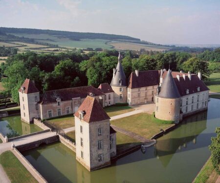 Chateau de commarin modified.jpg